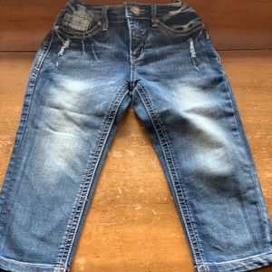 Girl’s cropped jeans